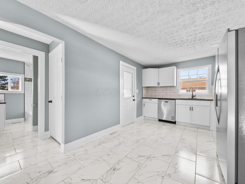 1885 Case Road, Columbus, OH 43224 Photo 12