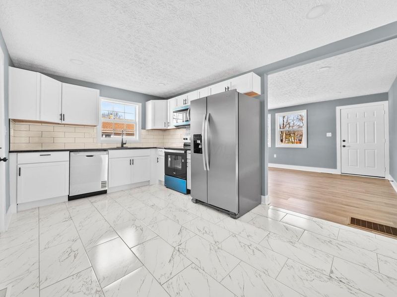 1885 Case Road, Columbus, OH 43224 Photo 13