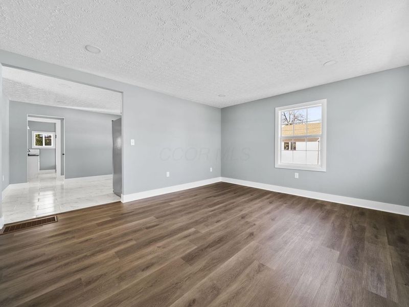 1885 Case Road, Columbus, OH 43224 Photo 8