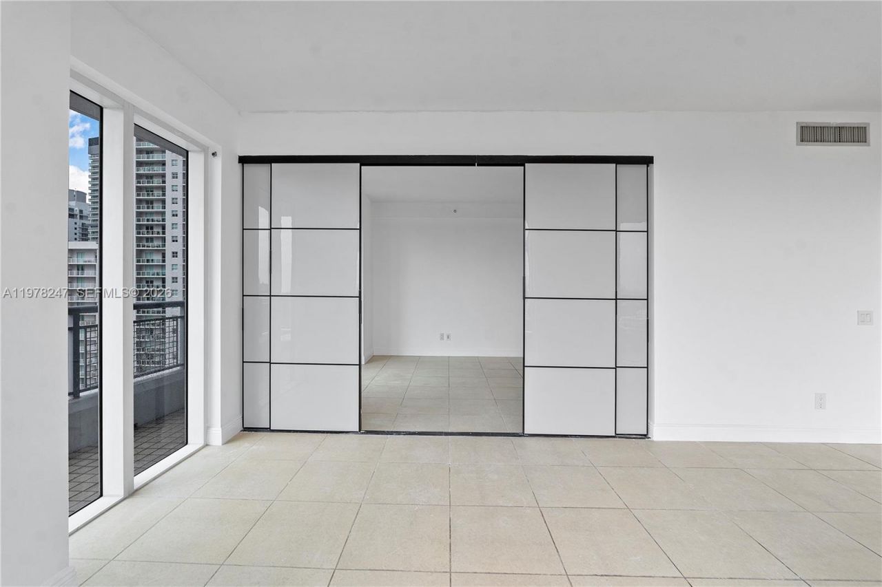 60 SW 13th St, Unit 1921, Miami, FL 33130 Photo