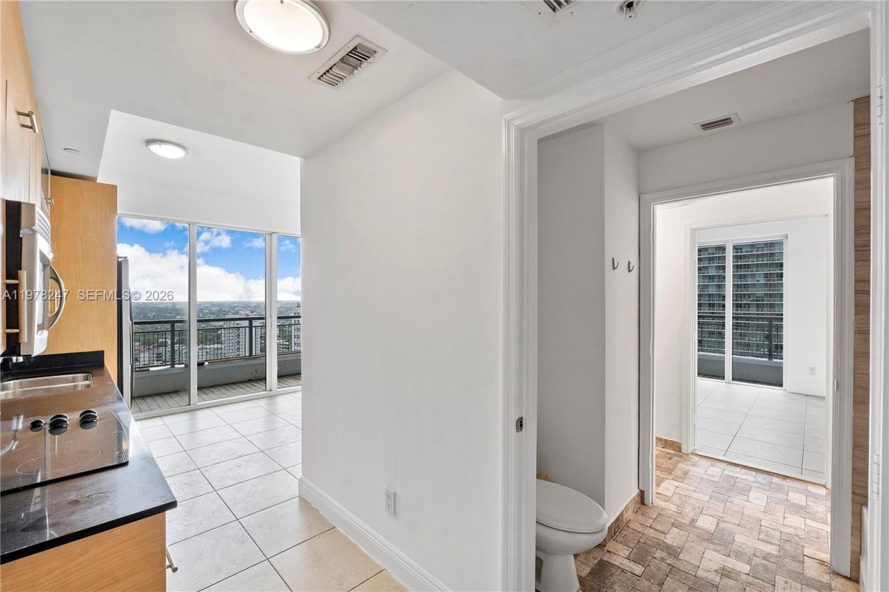60 SW 13th St, Unit 1921, Miami, FL 33130 Photo