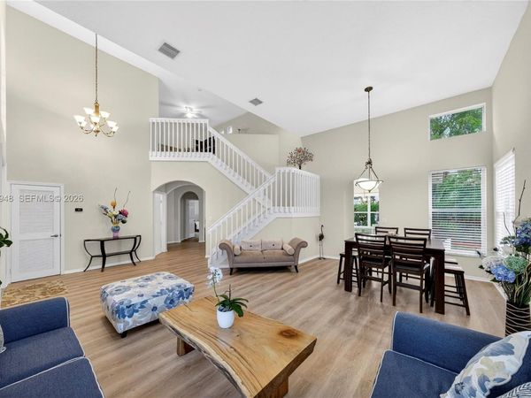 1511 NW 168th Ave, Pembroke Pines, FL 33028