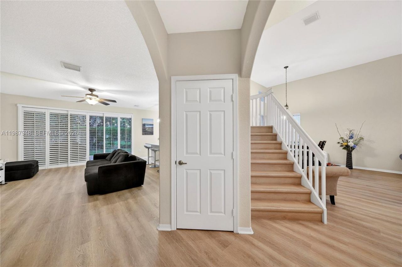 1511 NW 168th Ave, Pembroke Pines, FL 33028 Photo