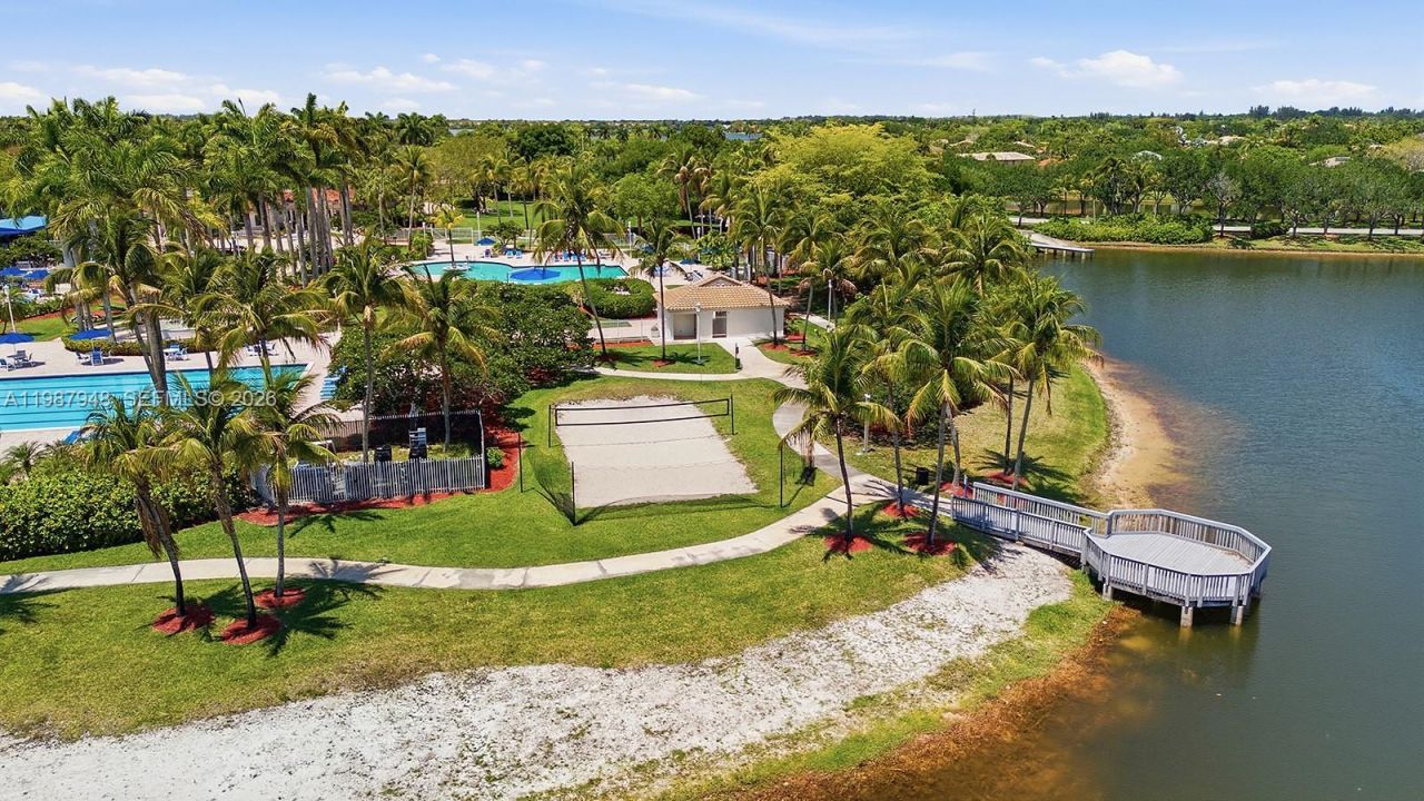 1511 NW 168th Ave, Pembroke Pines, FL 33028 Photo
