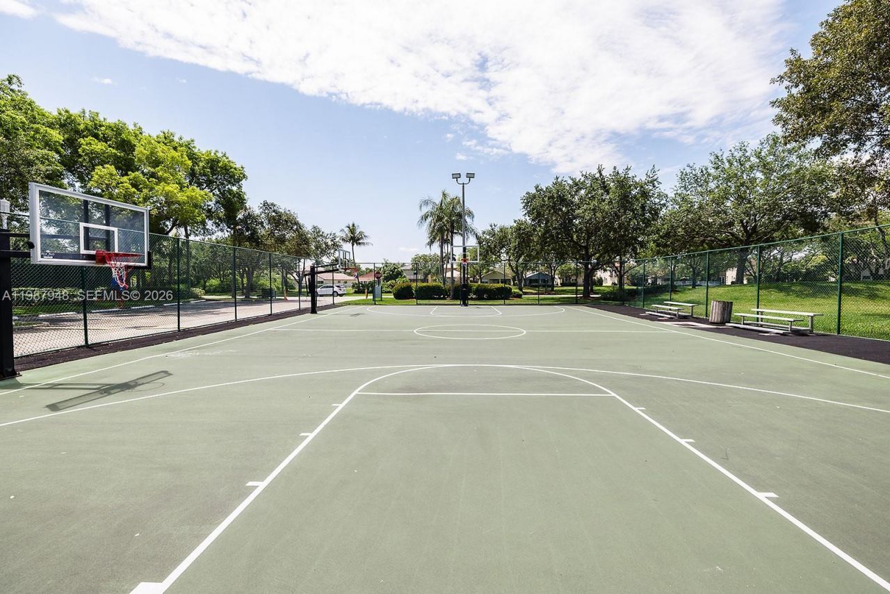1511 NW 168th Ave, Pembroke Pines, FL 33028 Photo