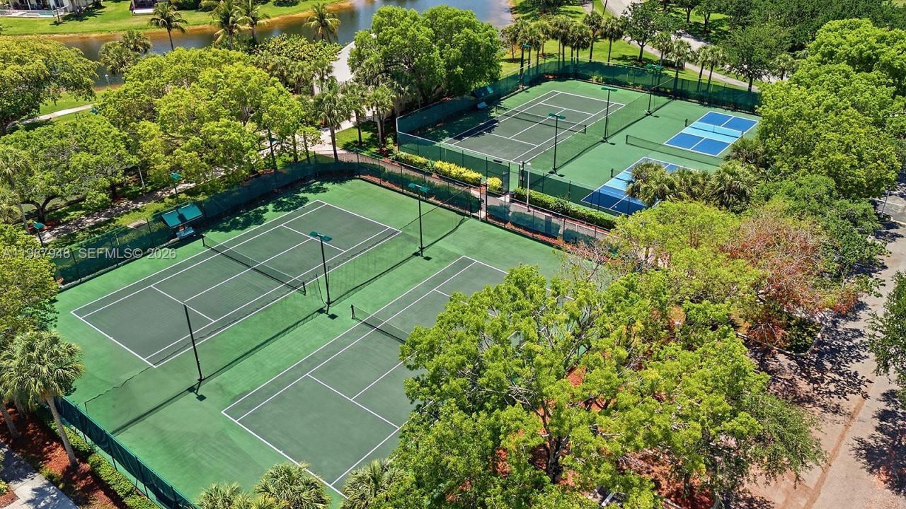 1511 NW 168th Ave, Pembroke Pines, FL 33028 Photo