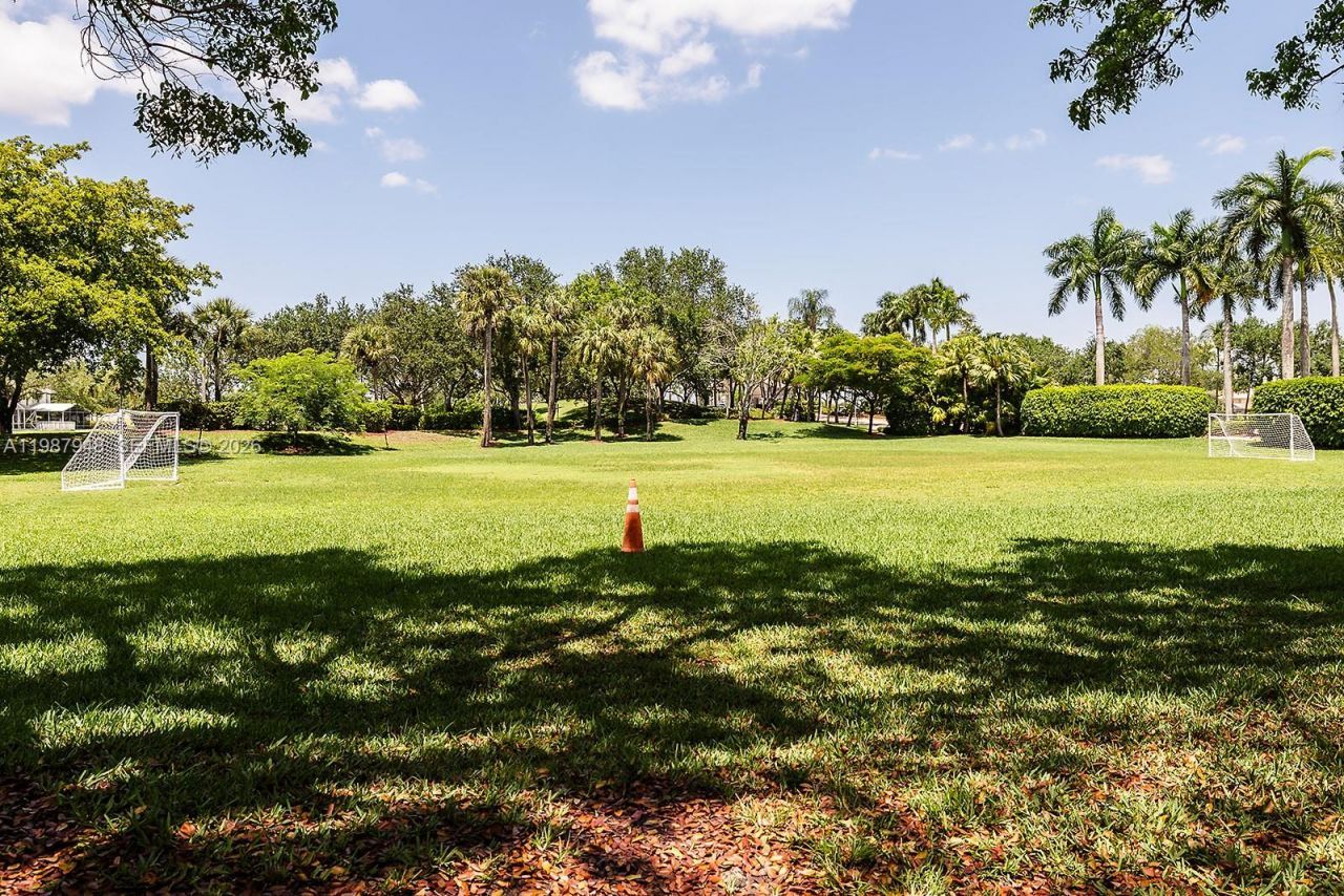 1511 NW 168th Ave, Pembroke Pines, FL 33028 Photo