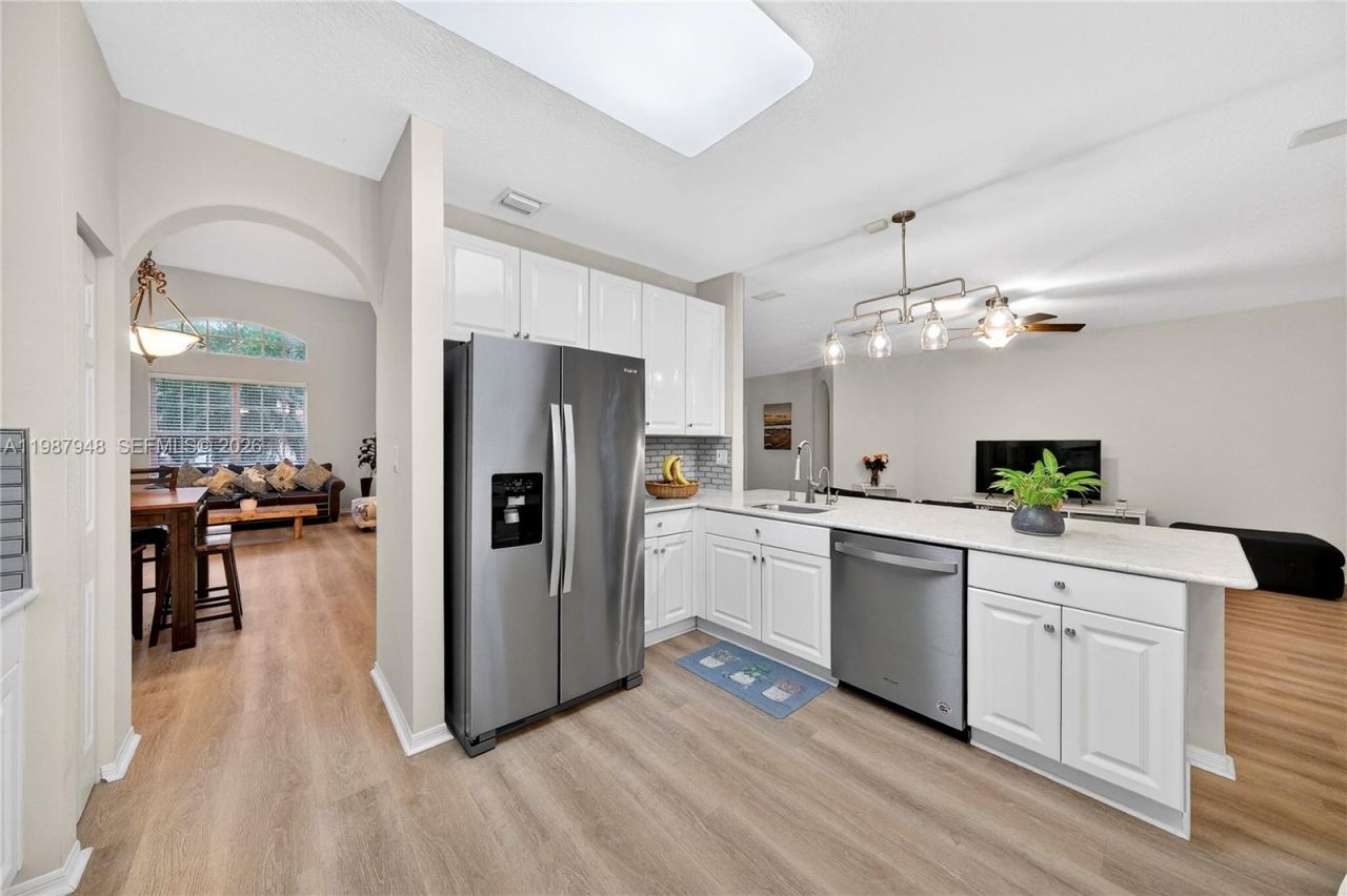 1511 NW 168th Ave, Pembroke Pines, FL 33028 Photo