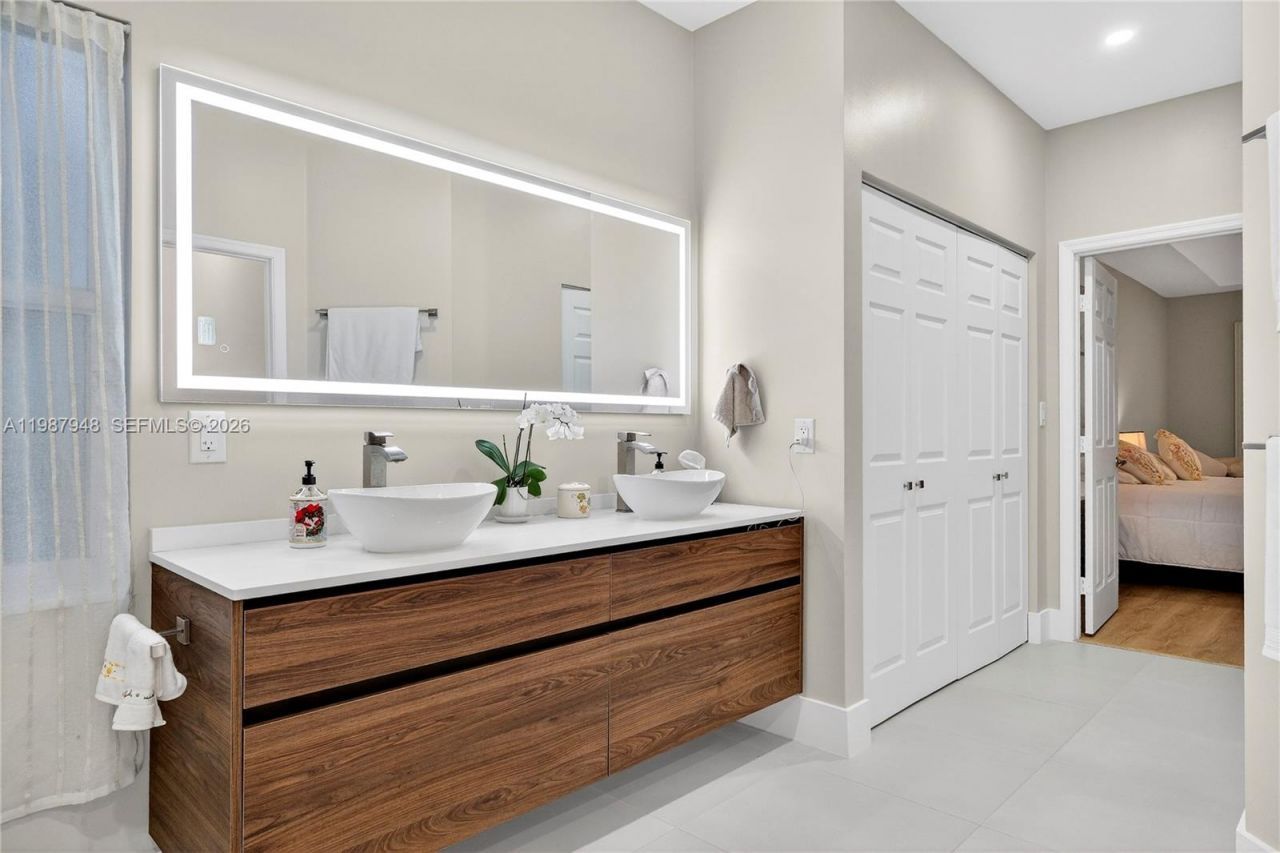 1511 NW 168th Ave, Pembroke Pines, FL 33028 Photo