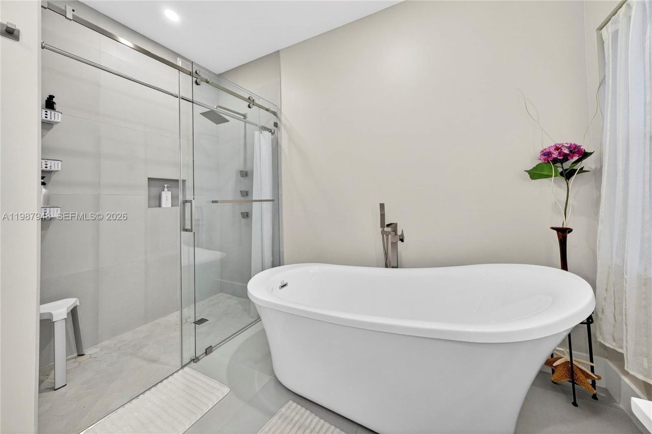 1511 NW 168th Ave , Pembroke Pines, FL 33028 Photo