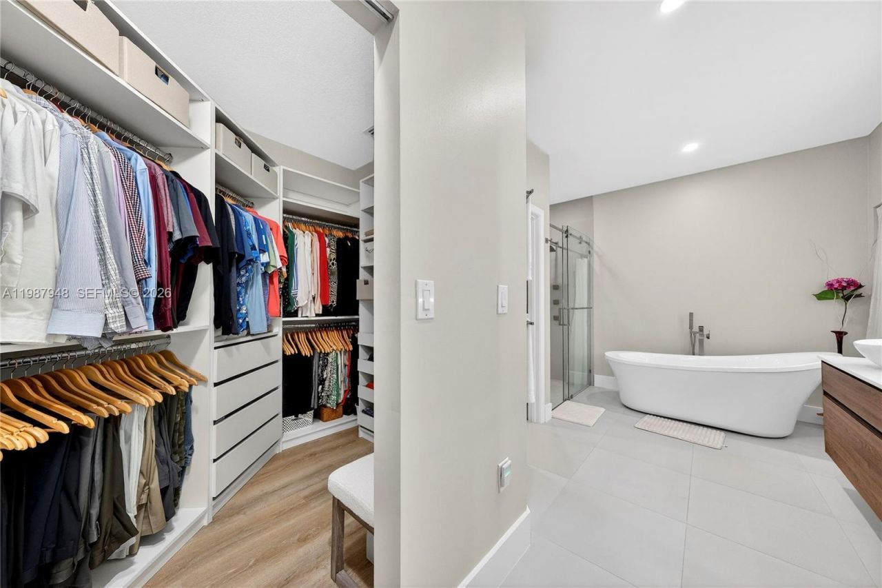 1511 NW 168th Ave , Pembroke Pines, FL 33028 Photo