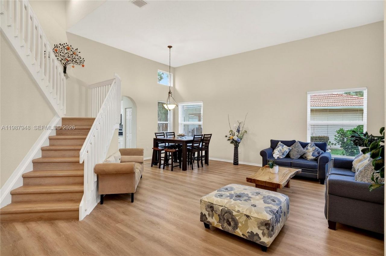 1511 NW 168th Ave, Pembroke Pines, FL 33028 Photo