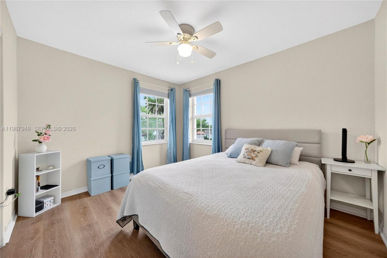 1511 NW 168th Ave , Pembroke Pines, FL 33028 Photo