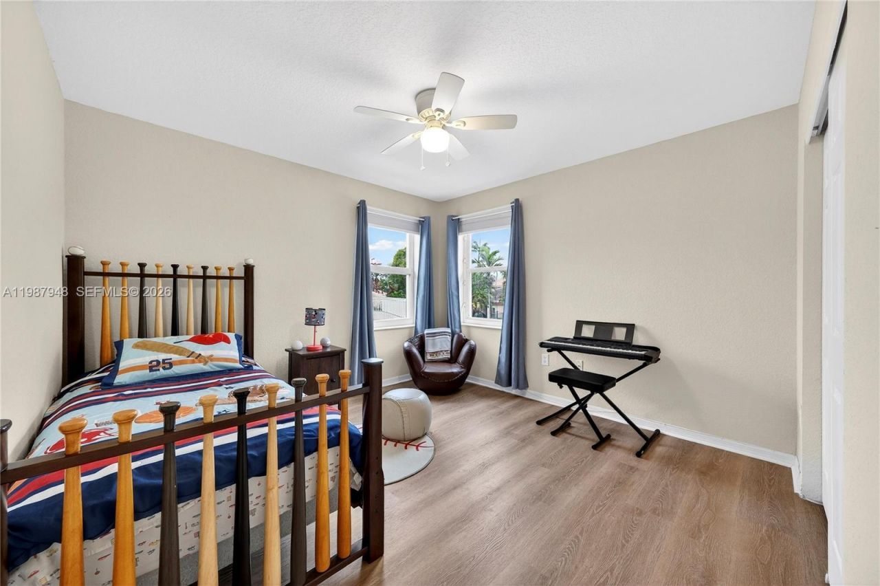 1511 NW 168th Ave , Pembroke Pines, FL 33028 Photo