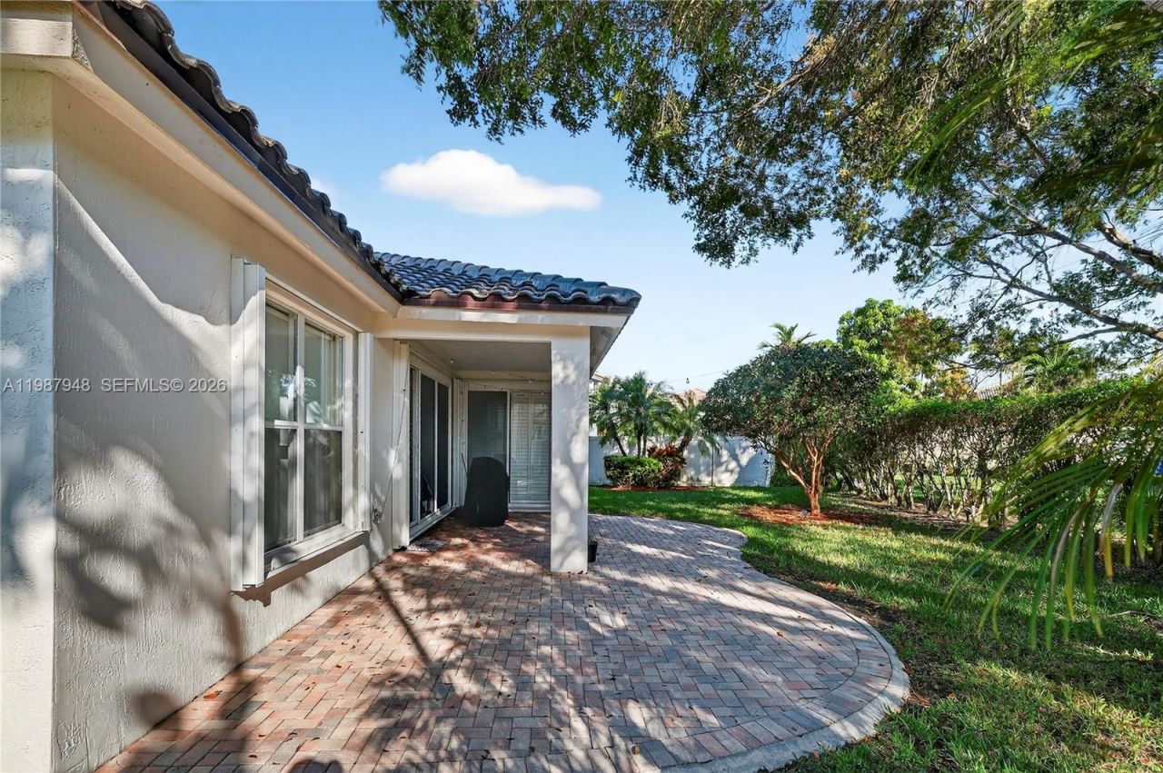 1511 NW 168th Ave , Pembroke Pines, FL 33028 Photo