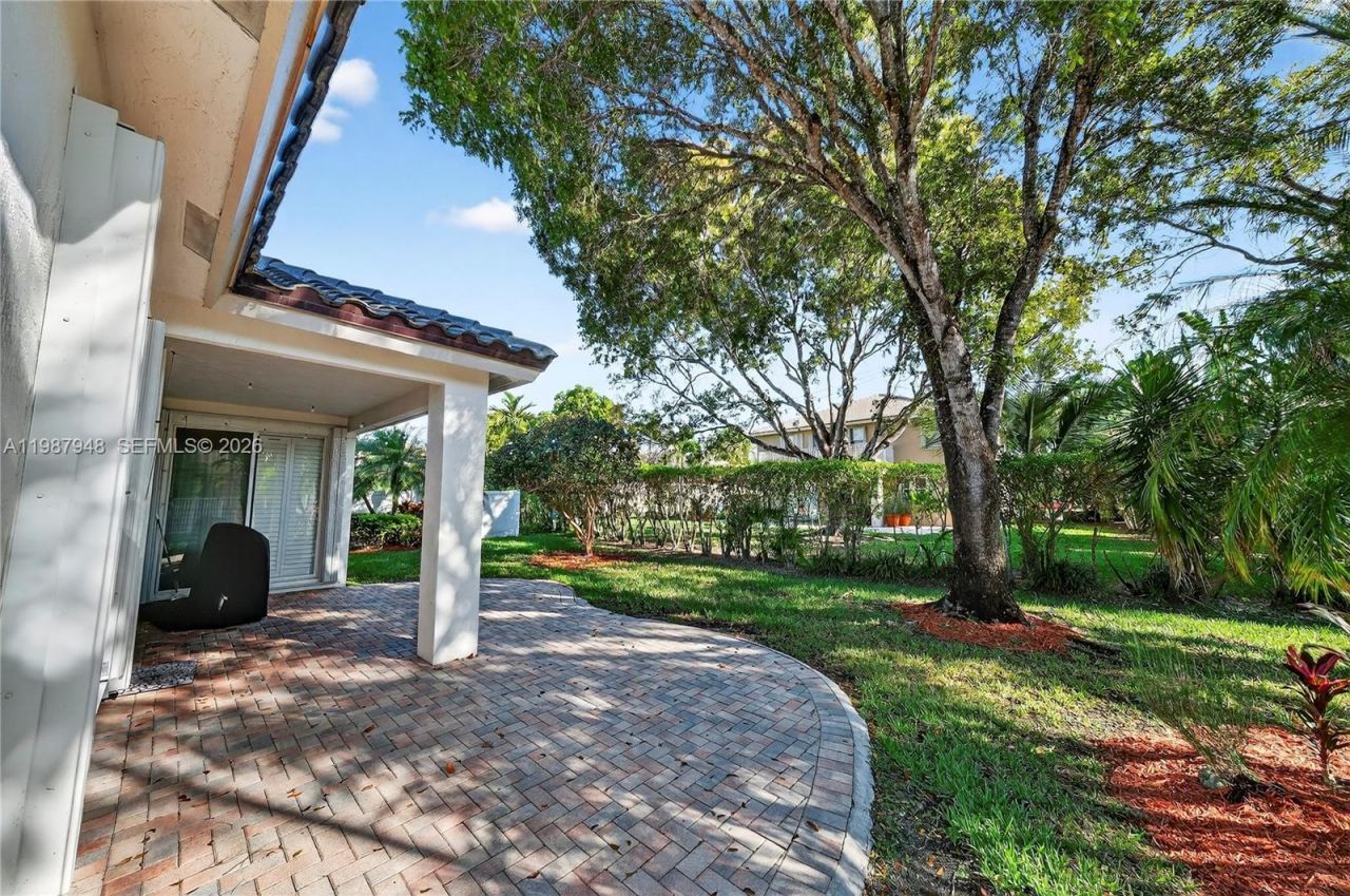 1511 NW 168th Ave, Pembroke Pines, FL 33028 Photo