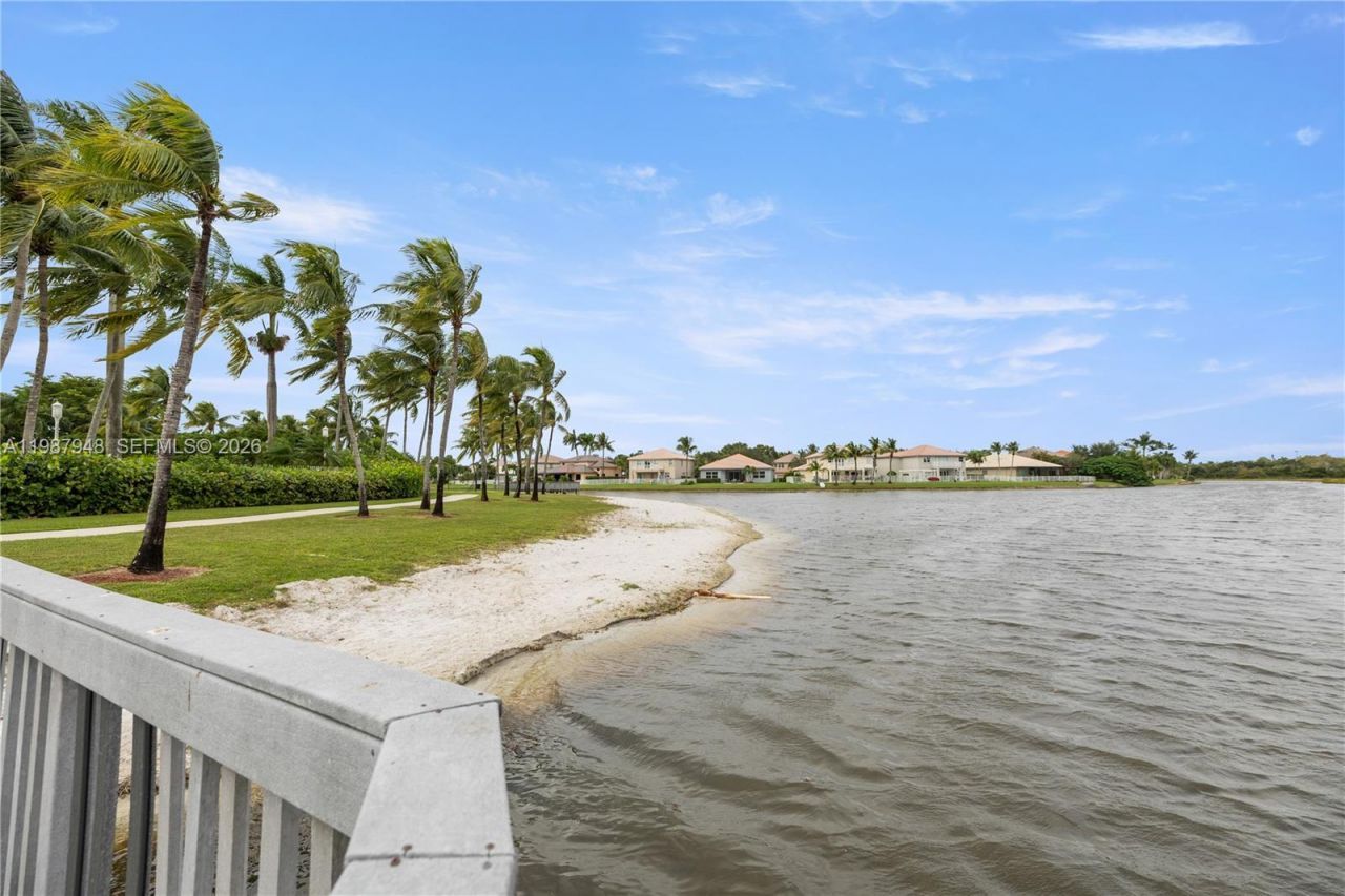 1511 NW 168th Ave, Pembroke Pines, FL 33028 Photo