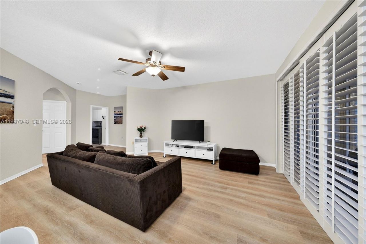 1511 NW 168th Ave, Pembroke Pines, FL 33028 Photo