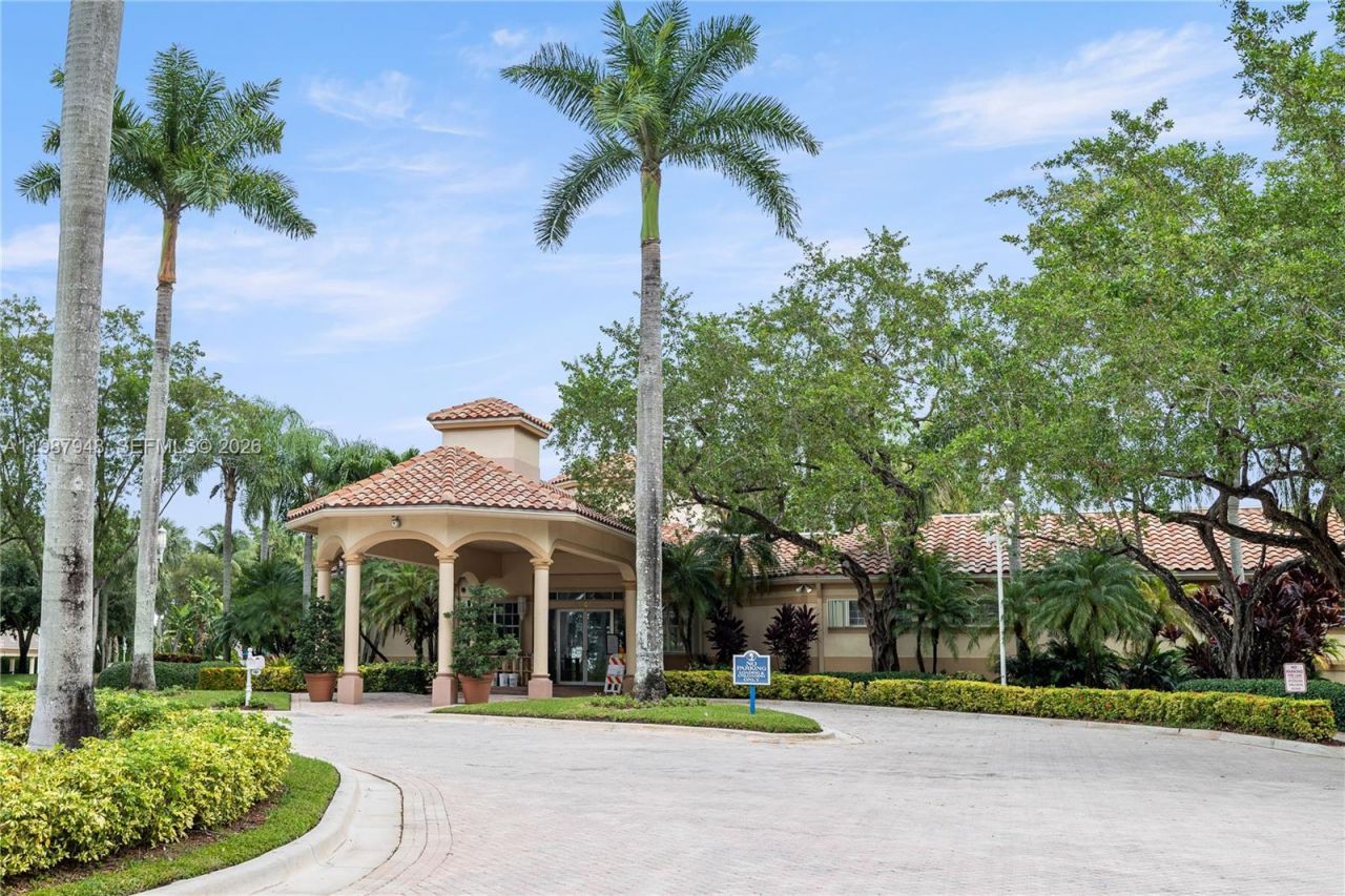 1511 NW 168th Ave, Pembroke Pines, FL 33028 Photo