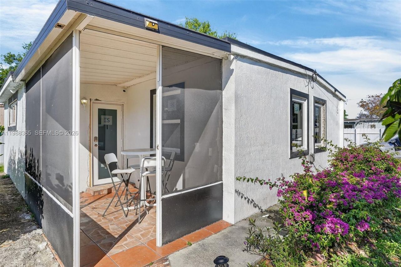 2001 Rutland St, Opa Locka, FL 33054 Photo