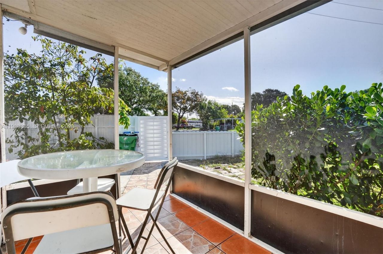 2001 Rutland St, Opa Locka, FL 33054 Photo