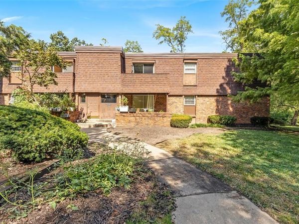 13453 Coliseum Drive , Unit E, Chesterfield, MO 63017