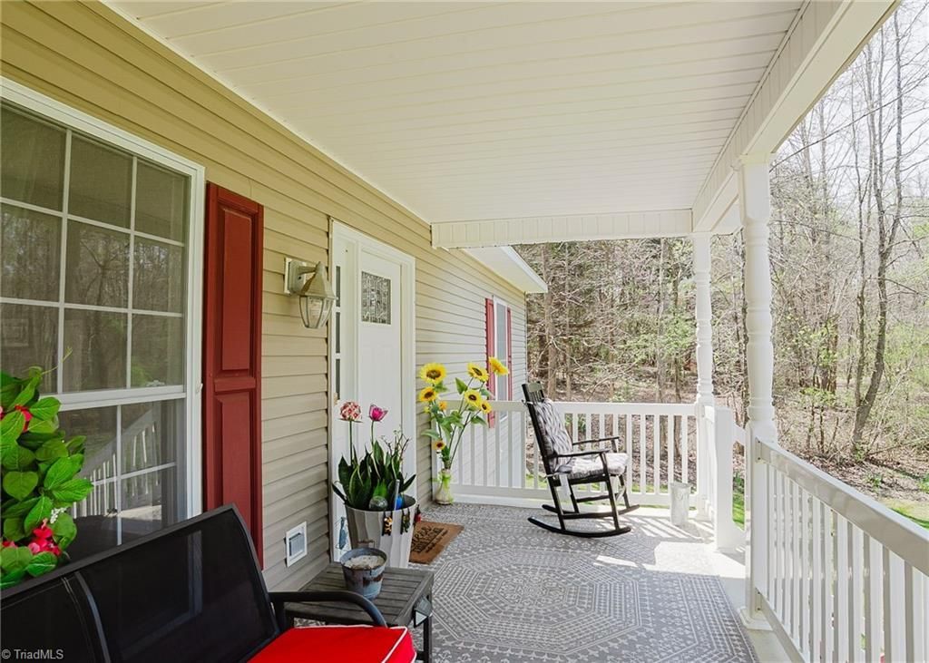 634 Swannanoa Avenue, Liberty, NC 27298 Main Photo