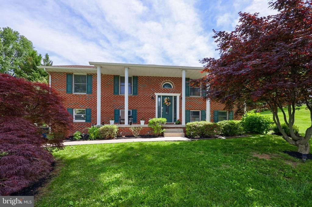 3450 Heather Drive, York, PA 17408 Main Photo