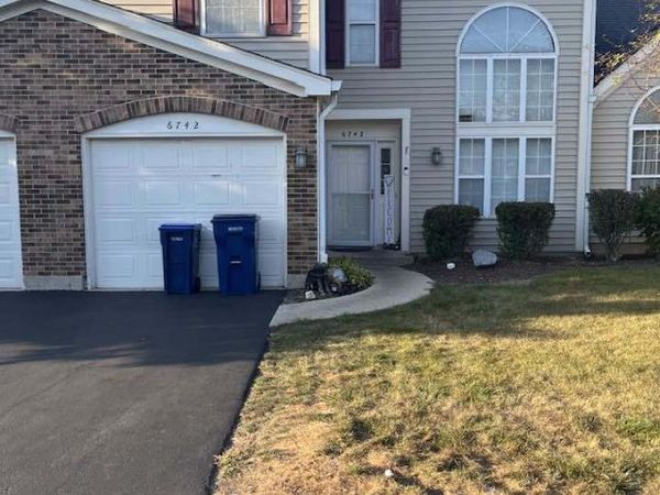 6742 E Wellsley Court , Gurnee, IL 60031