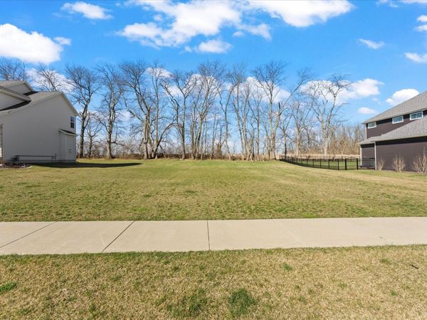 1215 Briarwood Lane , Mahomet, IL 61853