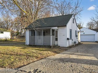 522 E Cavanaugh Road, Lansing, MI 48910