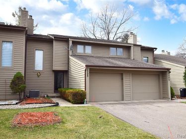 2525 White Oak Place, Flint Twp, MI 48532