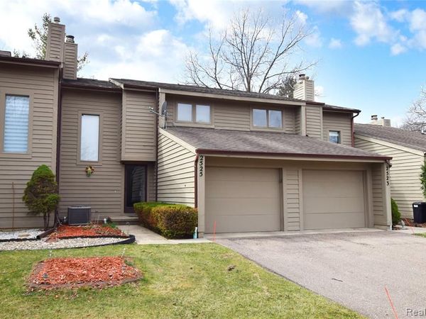 2525 White Oak Place, Flint Twp, MI 48532