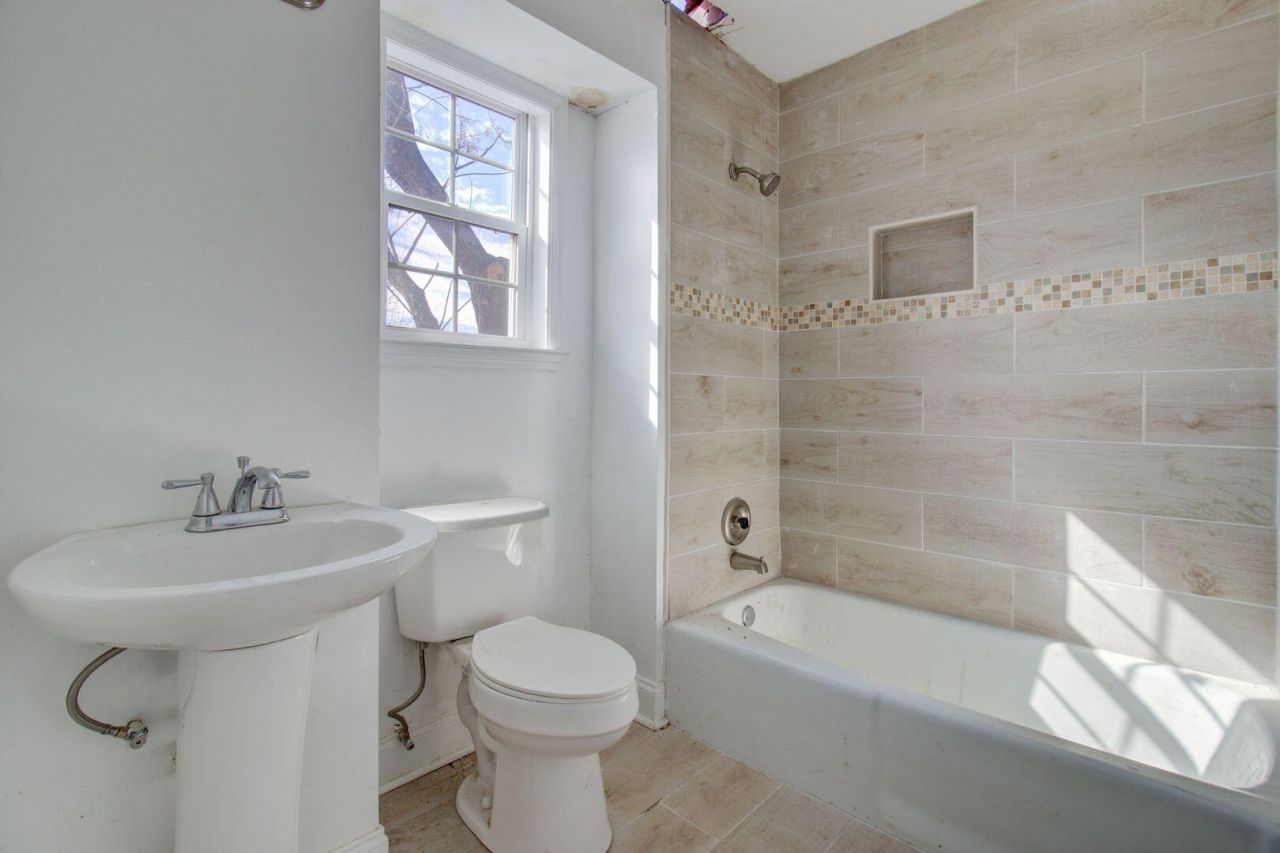30 Poinsett Street Photo 31