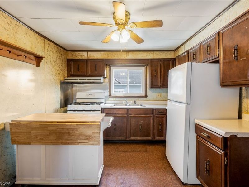 334 W 4th Street , Dover, OH 44622 Photo 2