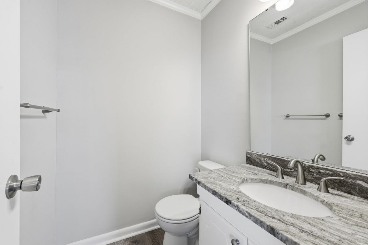 900 N Waccamaw Dr. Photo 17