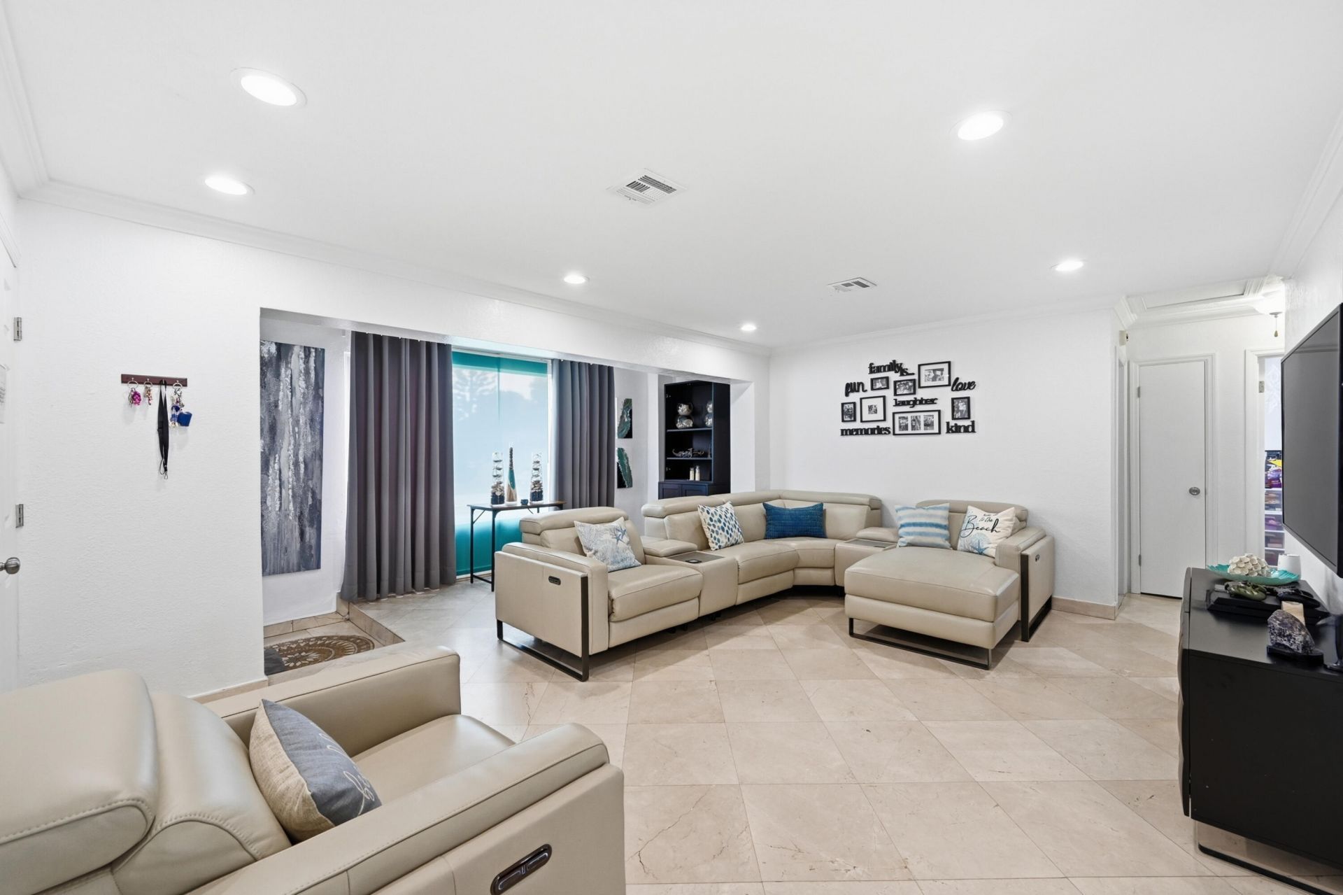 6271 Harding Street, Hollywood, FL 33024 Photo