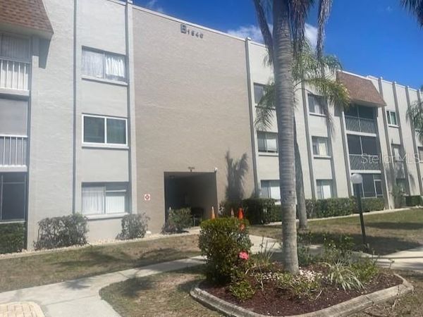1540 GLEN OAKS DRIVE E, Unit B222, SARASOTA, FL 34232