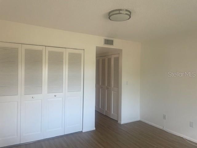 1540 Glen Oaks Drive E, Unit B222, Sarasota, FL 34232 Photo