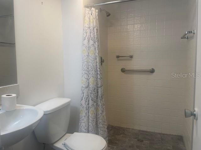 1540 Glen Oaks Drive E, Unit B222, Sarasota, FL 34232 Photo