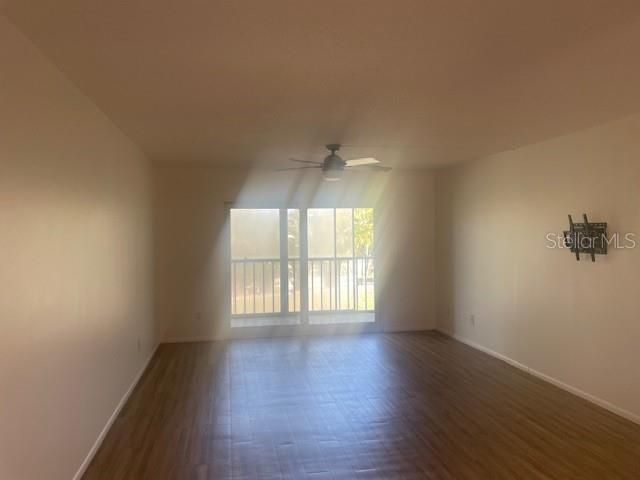1540 Glen Oaks Drive E, Unit B222, Sarasota, FL 34232 Photo