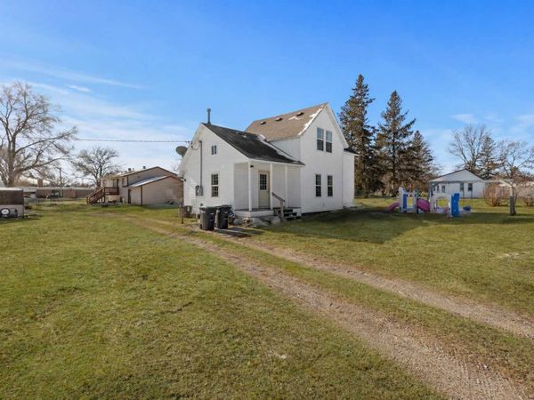 201 7th Street SW, Little Falls, MN 56345