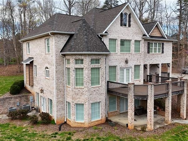 216 Downy Brook Lane, Pinnacle, NC 27043