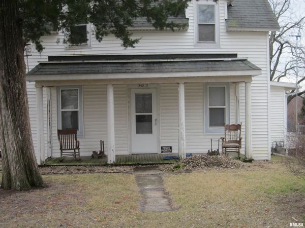 303 W MARKET Street, Forest City, IL 61532