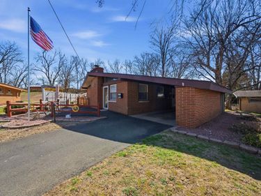 2214 GLENDALE Drive, Pekin, IL 61554