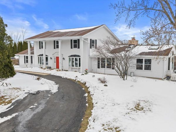 2626 W Ranch Rd, Mequon, WI 53092