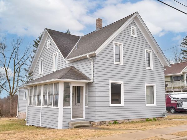 825 Fredonia Ave, Fredonia, WI 53021