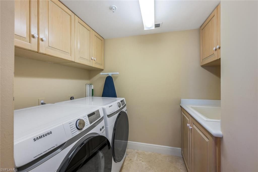 20 Seagate Dr, Unit 803, Naples, FL 34103 Photo