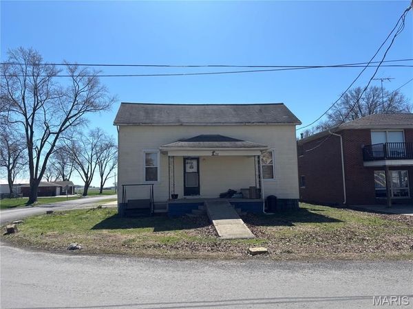 363 S Walnut Street , Breese, IL 62230
