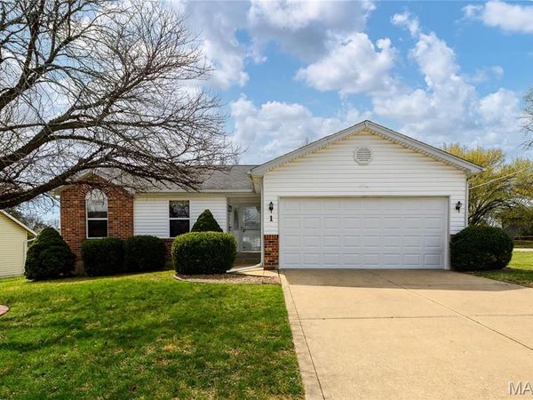 1 Pine Tree Court , St Peters, MO 63376